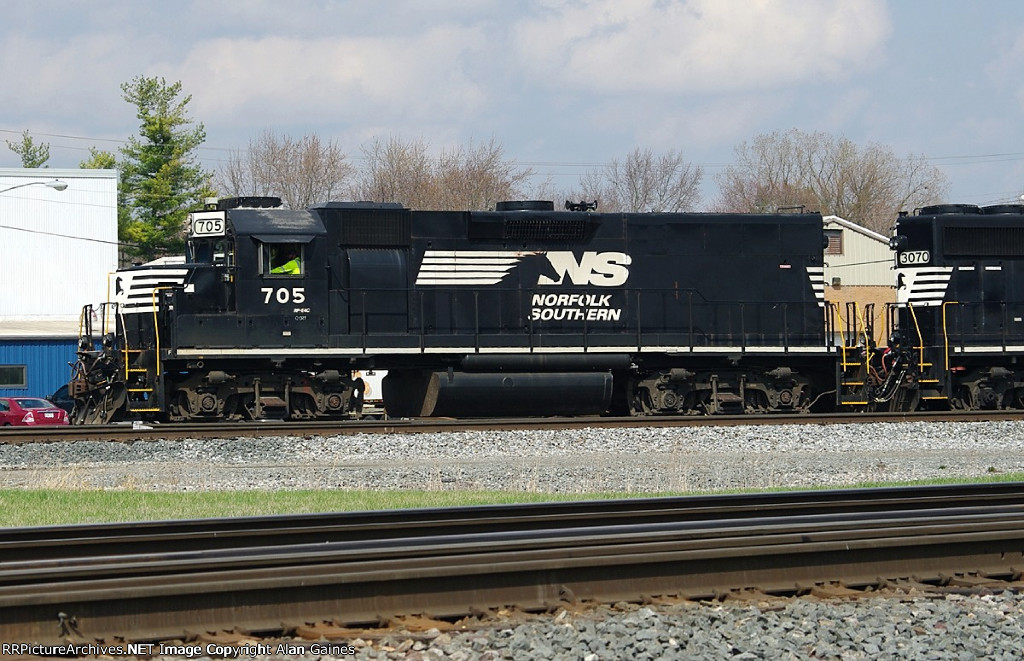 NS 705